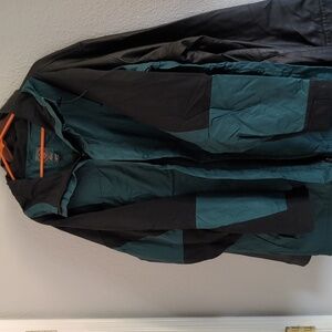 G.H.Bass & Co. Woman's Nylon jacket sz. XL
